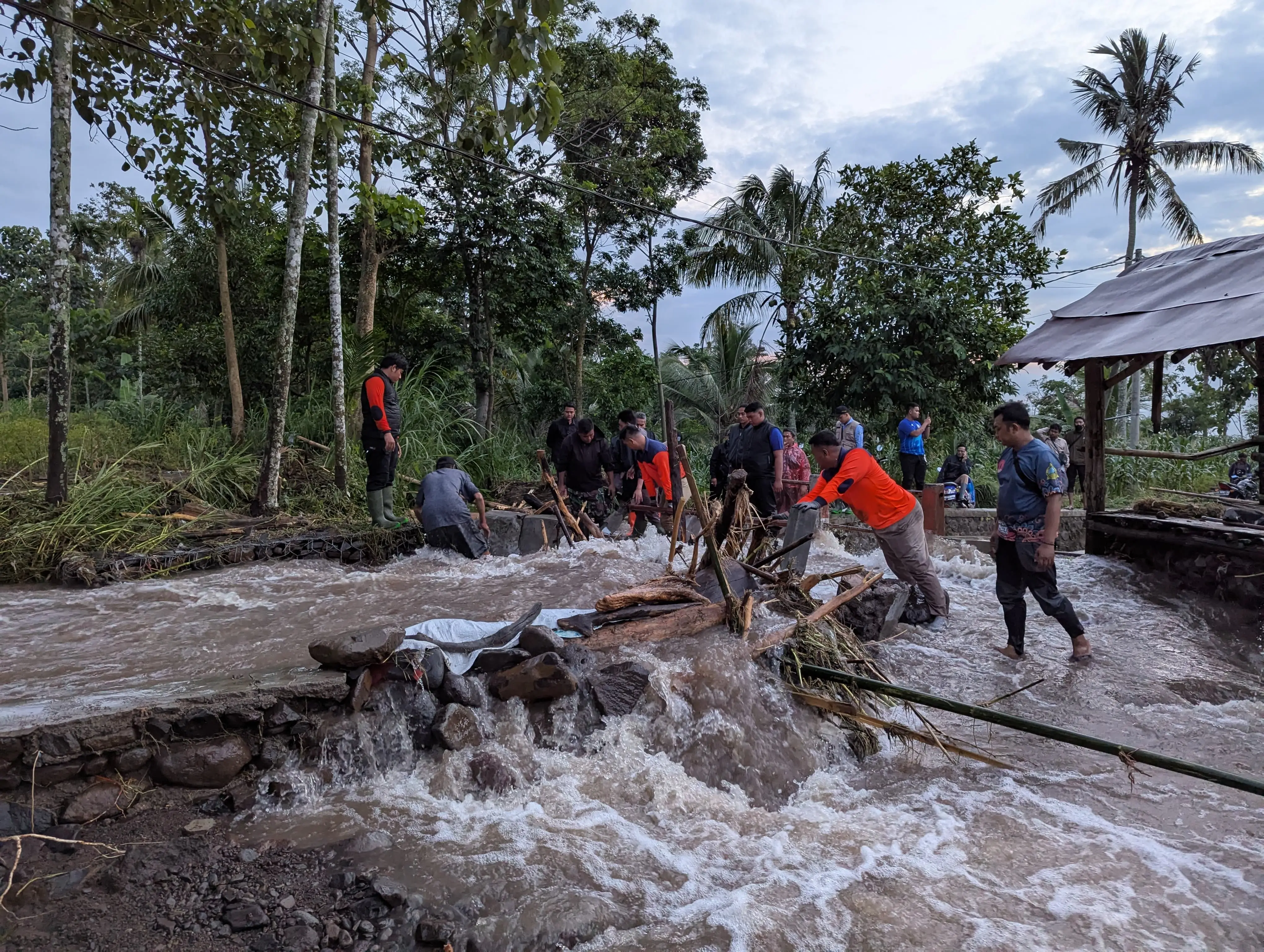 Banjir Bandang Terjang Desa Gunungsari, Bondowoso